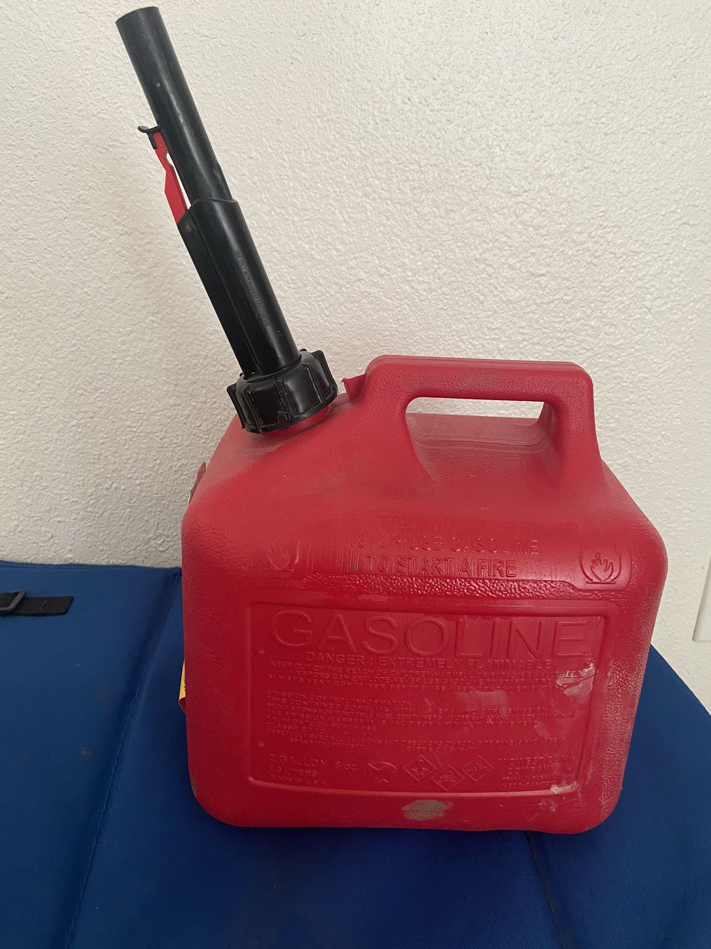 2 Gallon Anti Spill Gas Can (includes 1.5gallon Of Gas)