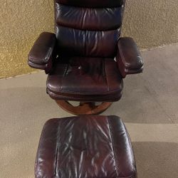 Leather, Reclining Chair.  100$