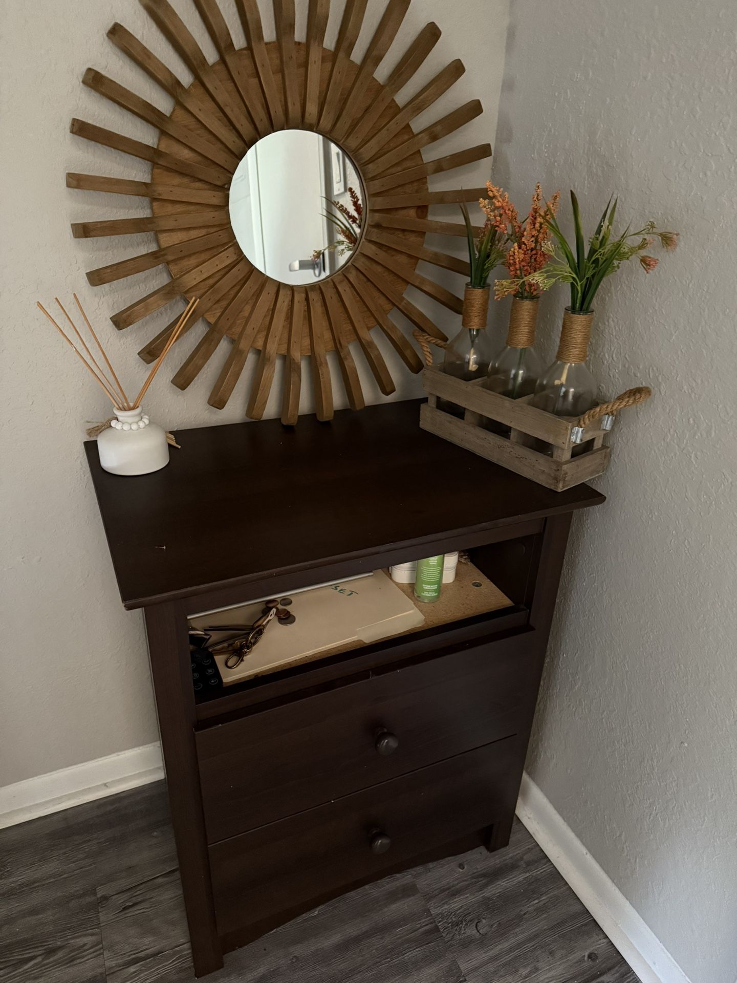 Accent Table (moving Out Everything Has To Go Out) 