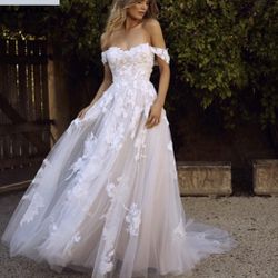New, unaltered, Princess Wedding Dress