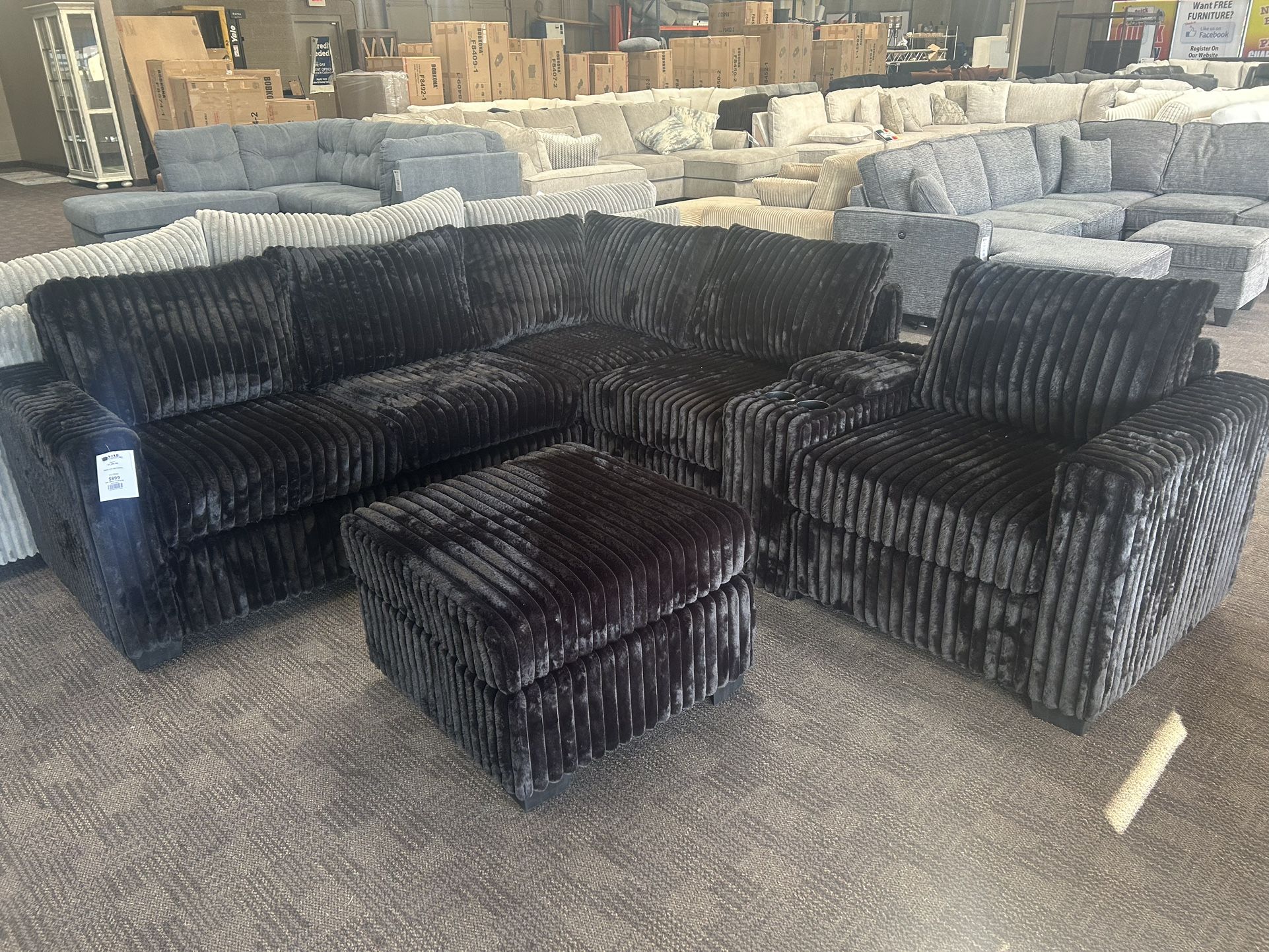 Comfy Black Sectional W/ Console And Ottoman