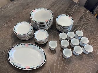 Tienshan Fine China Dinnerware Set