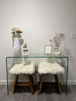 Crystal-Clear Glass Console Table - Rounded Edge Design