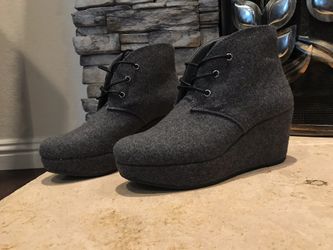 BCBGeneration Women's Wedge Size 8 M 38 Sand Suede New