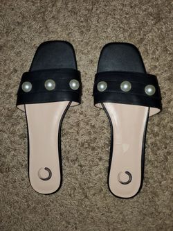 New Women's size 11 Journee Collection  Black Faux Leather Sandals with Pear Accents