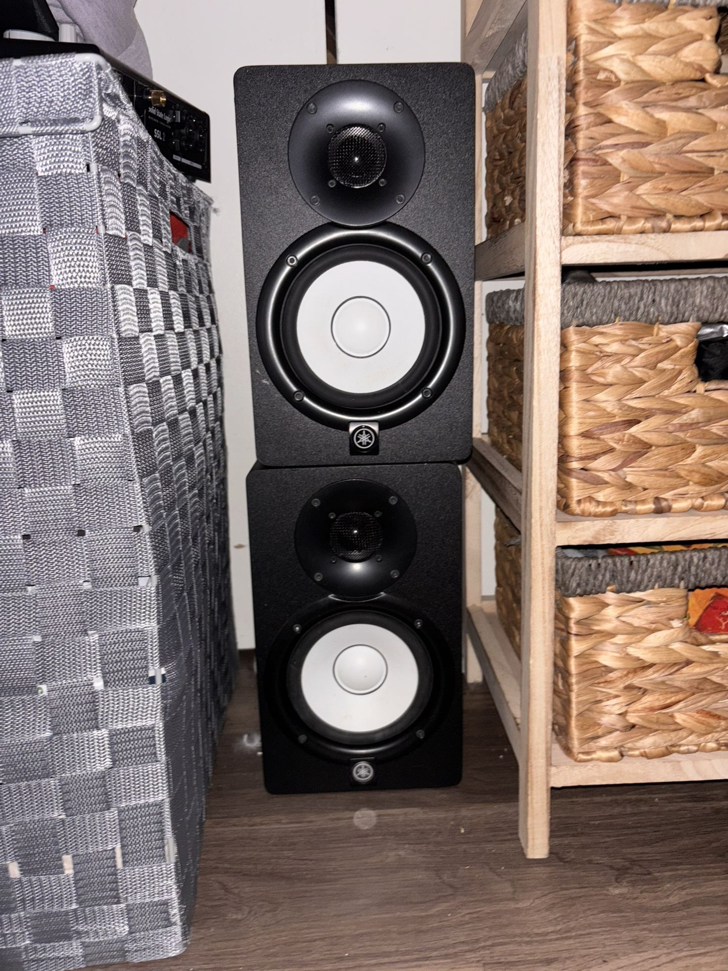 Yamaha HS5 Studio Monitors Speakers With Cables