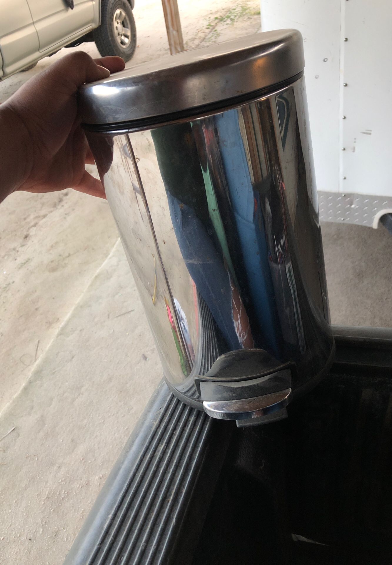 Mini stainless steal trash can