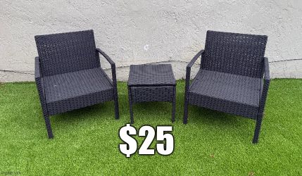 Patio Chair Set w/small table