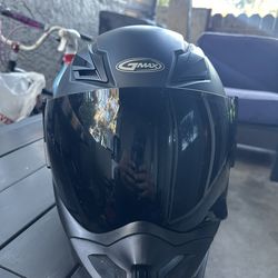 GMAX Motorcycle Helmet (FMVSS 218)