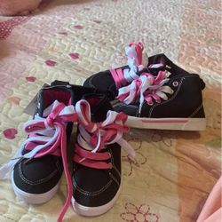 Little Girls Tennis Shoes Size 5 Firm price $5 Each