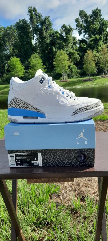 Air Jordan 3 Retro
UNC