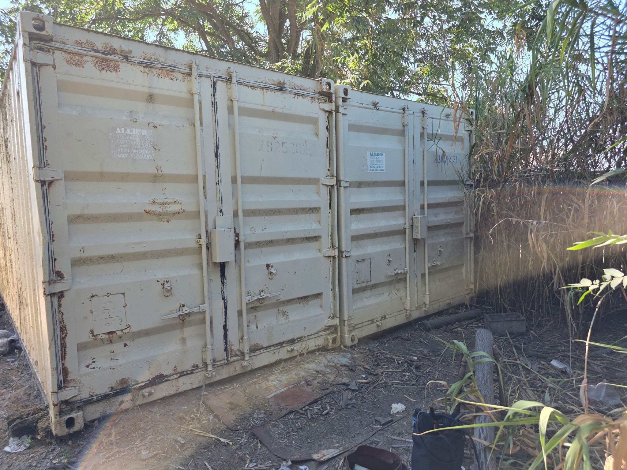 2 Storage Containers