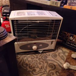 Dynaglo Kerosene Heater Never Lit Brand New