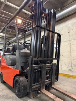 LATEST TOYOTA M8 Forklift for sale LOW HOURS