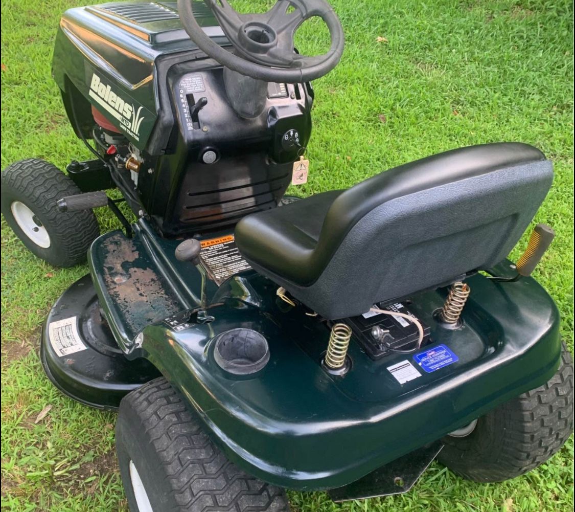 Riding Lawnmower 
