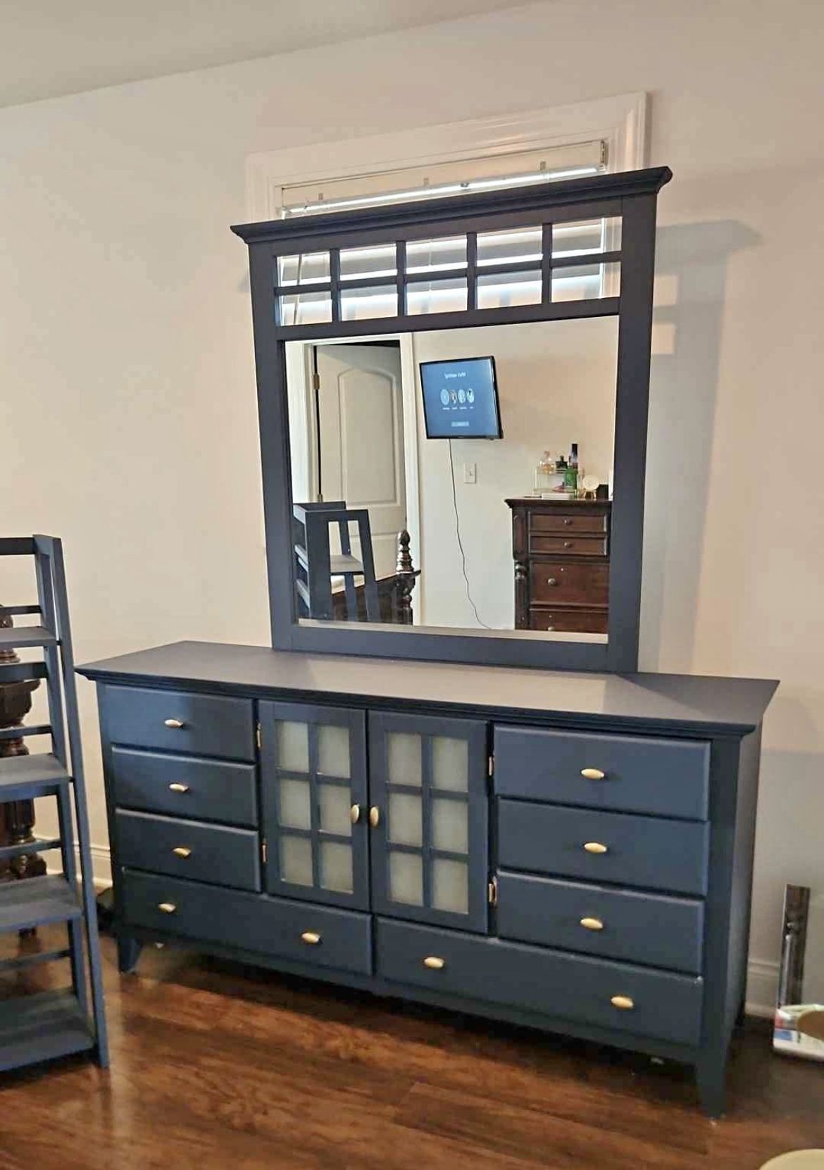 Dresser/Book Shelve