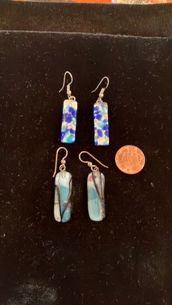 2 glass pierced earrings