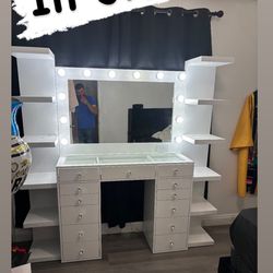 Makeup Vainty With 2 Lack Shelves 