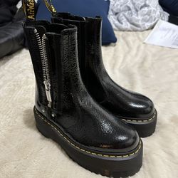 DR MARTENS 2976 MAX IN BLACK PATENT FOR WOMEN 7US