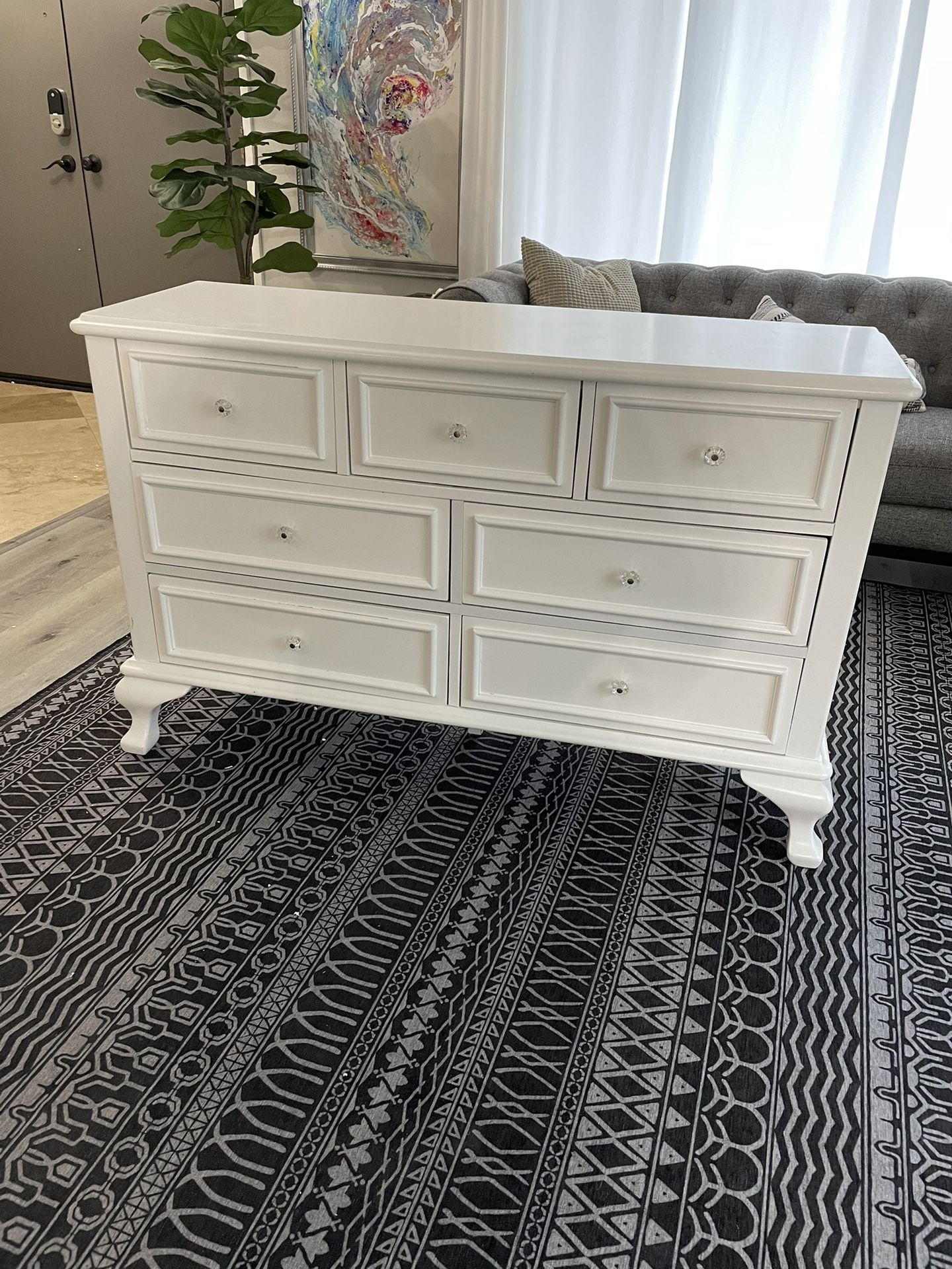 Jenna 7-Drawer White Dresser