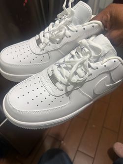 Nike shoes size 10