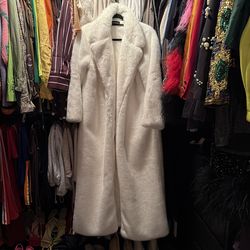 Fur coat (white) brand new