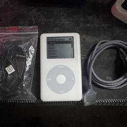 Ipod Classic 4th Generation (Monochrome) Flash Modded