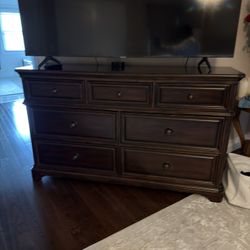 Bernhardt Dresser And Night Tables 