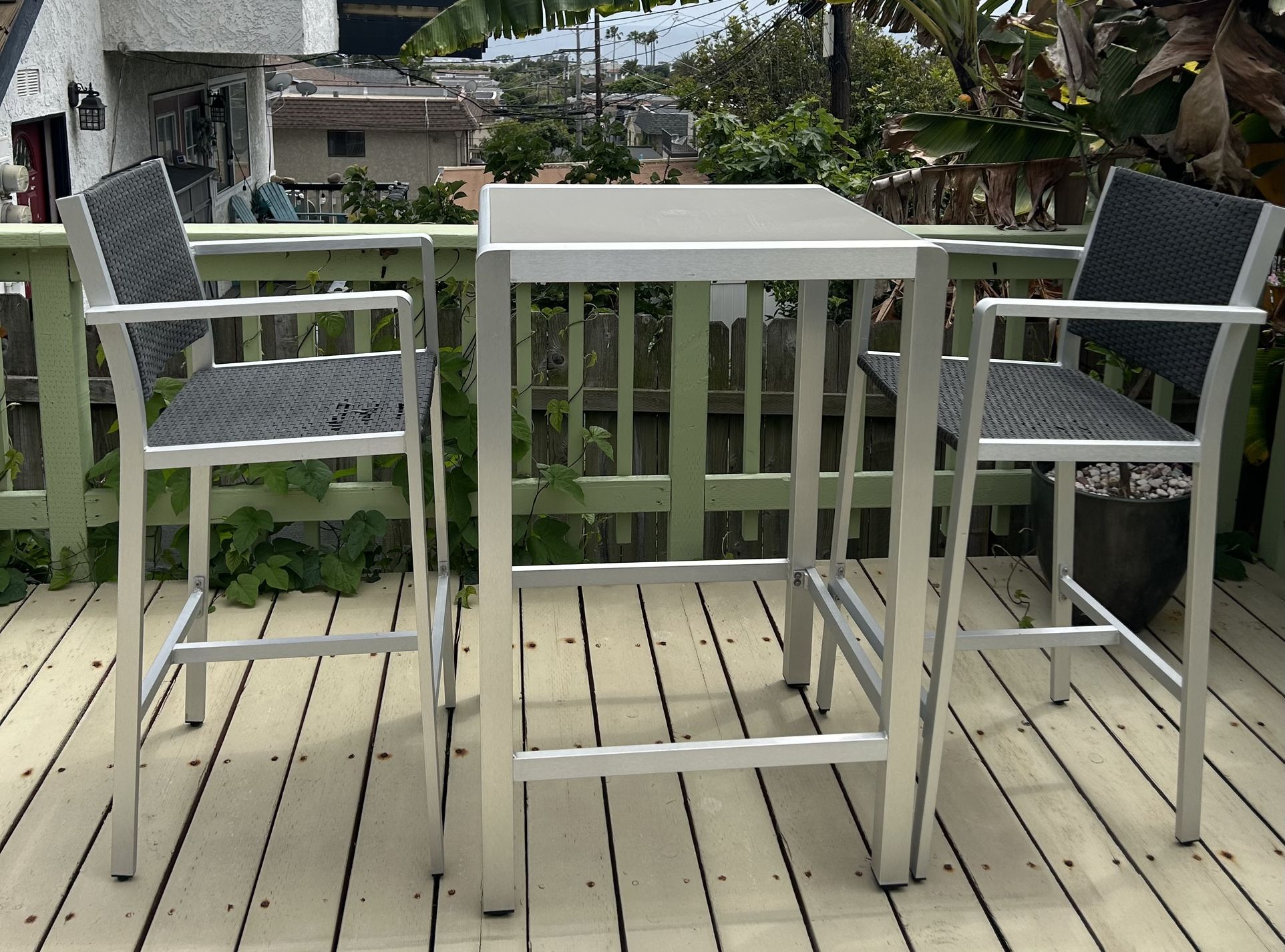 Patio Table W/chairs Counter Height