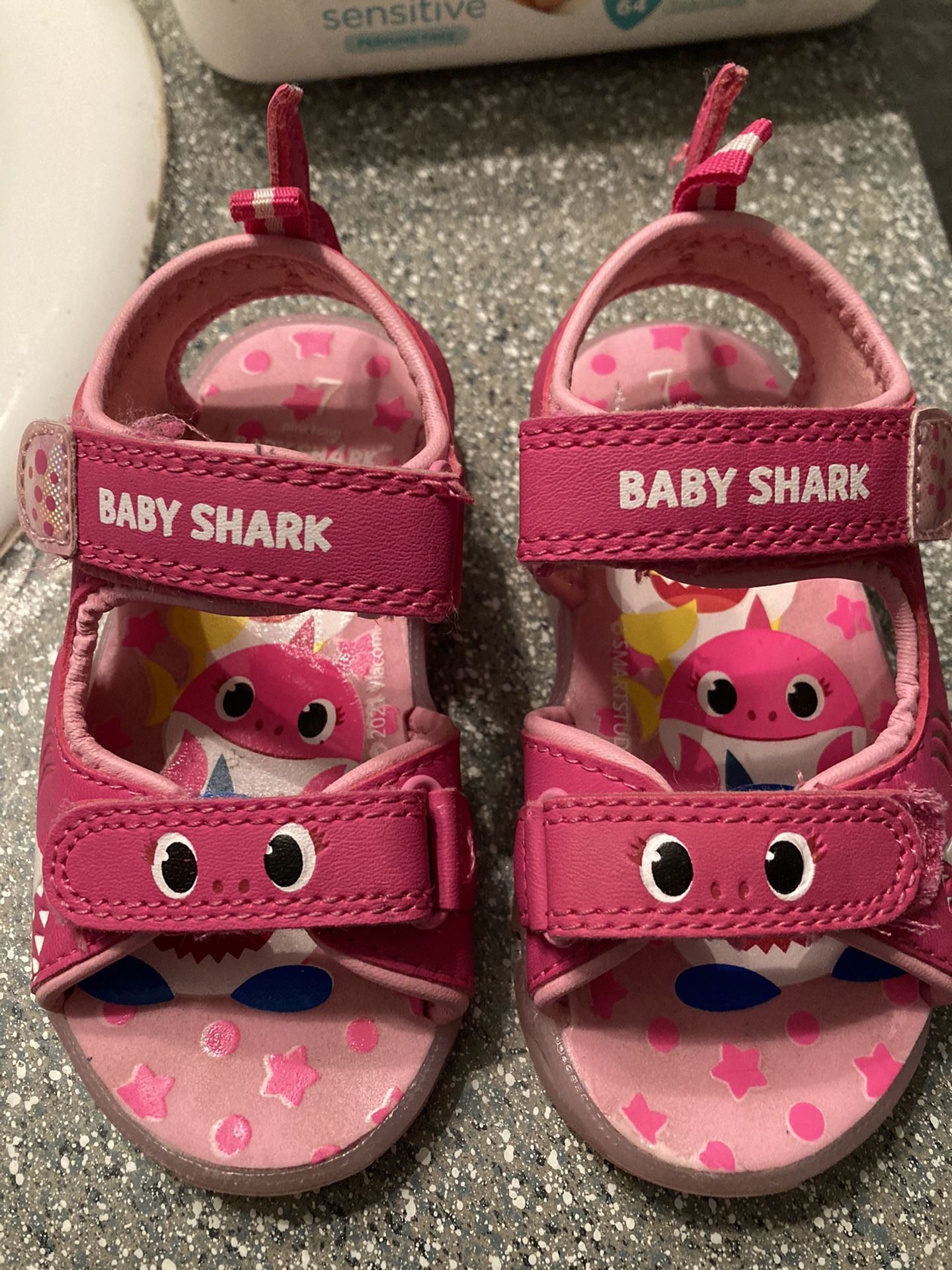 Baby Shark Light Up Sandals 