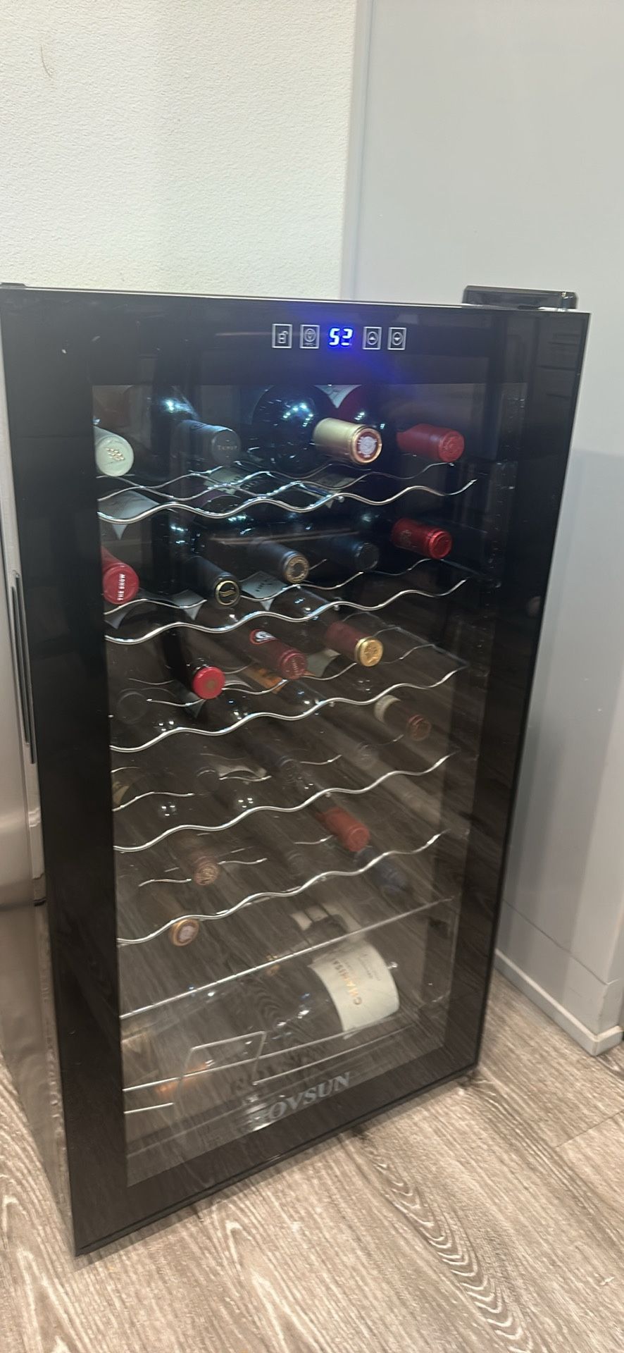 Refrigerador Con 25 Botellas De Vino 