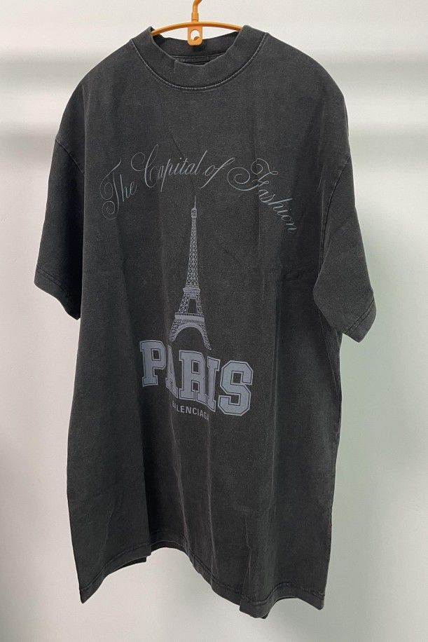 Balenciaga The Capital Of Fashion T-shirt Oversized in Faded Black