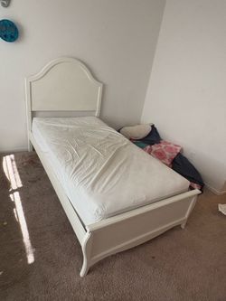 COASTER Dominique Twin Youth Bed in Classic White Item#400561TB2