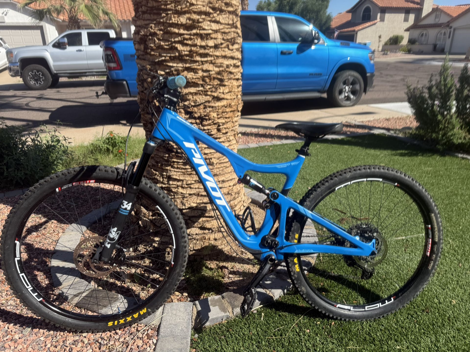 Pivot Men's Mountain Bike L