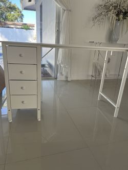 Escritorio Blanco Con Gavetero Nuevo **Desk only