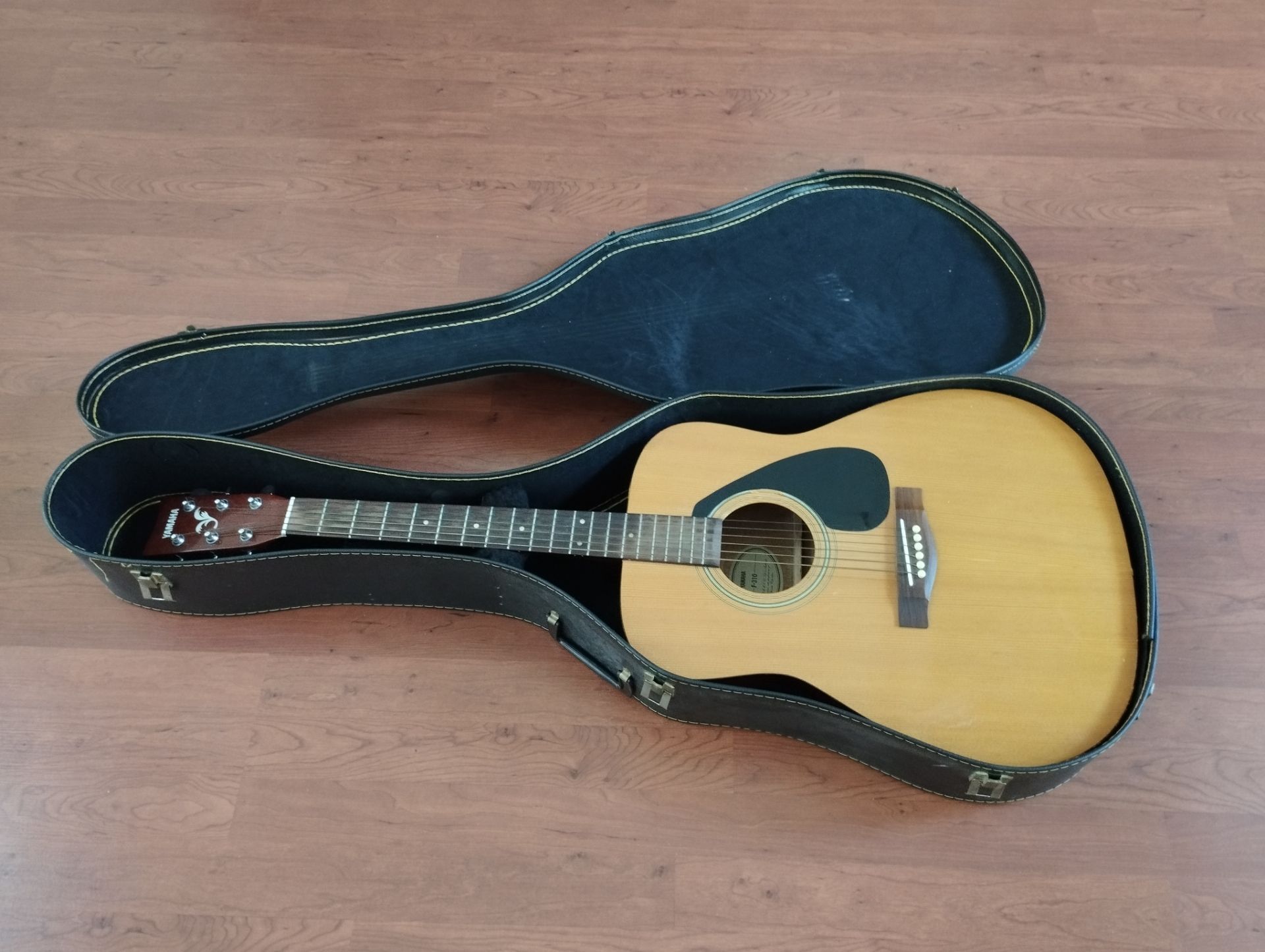 Yamaha F310 Acoustic Guitar with Case