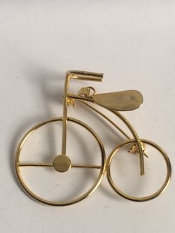 Brooch