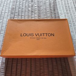 Louis Vuitton Logomania Scarf in Grey and Black Knit Jacquard