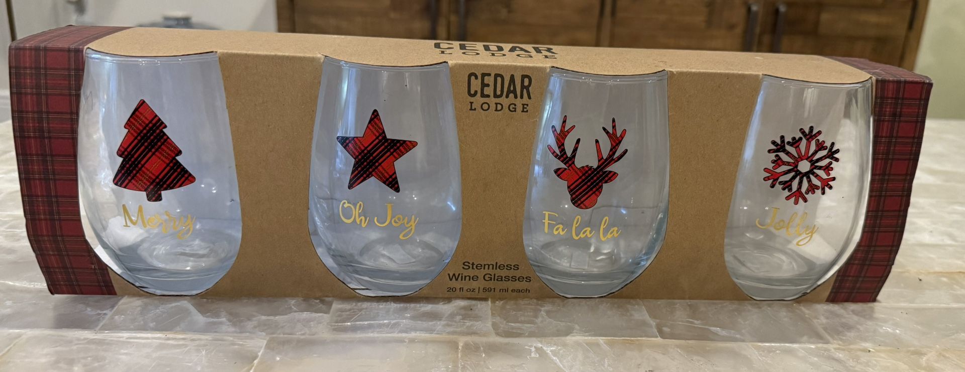 Beautiful 4 Piece Christmas Stemless Wine glasses