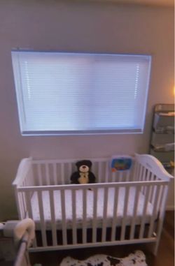 White crib never used