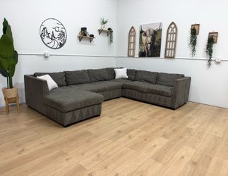 Free Delivery Large Gray Sectional Couch