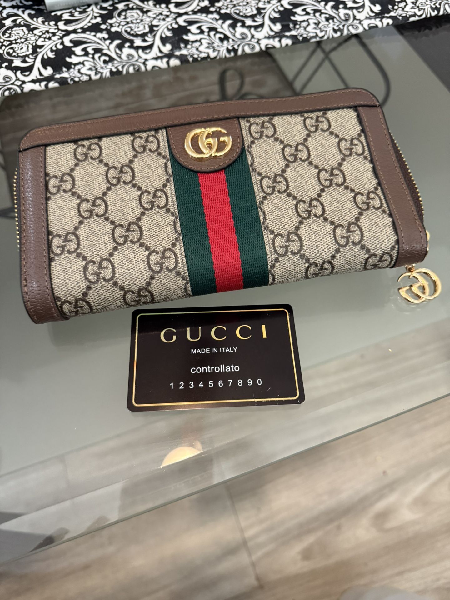 Gucci Authentic Wallet Large With License