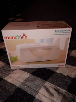 Munchkin bright and warm wipe warmer and nightlight