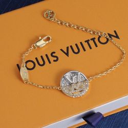 New Bracelet No Box Only Dust Bag 