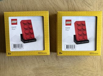 2 LEGO Red Brick