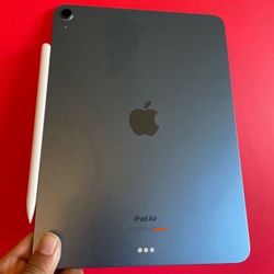 Apple IPad Air 5th Generation (10.9” Liquid Retina/ M1 chip / 2022 Model) 64GB with pen, keyboard case & Accessories (256gb $549) 