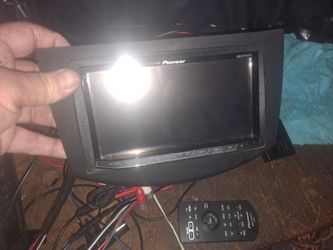 Pioneer Radio Touchscreen And 200w Kicker 8in Combo
