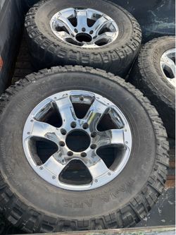 Ford 8 Lug rims and tires