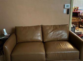 ***2 Brown love seats*** 🤎🤎🤎🤎