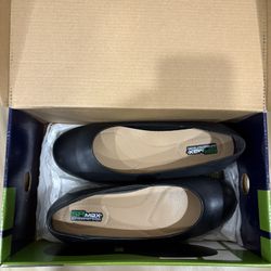 SR Max Womens Shoes (Size 8.5W)